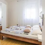 Ferienhaus Cozy In With Wifi