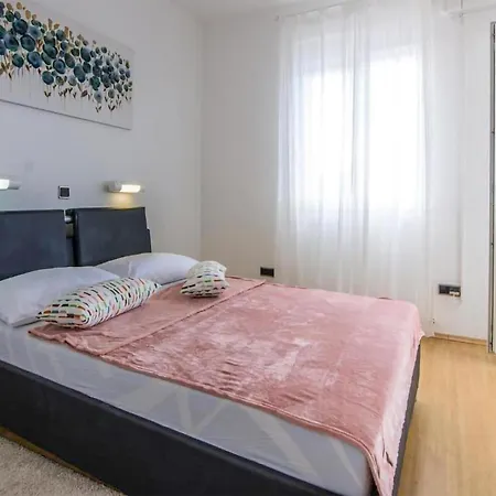 Cozy In With Wifi Holiday home Debeljak