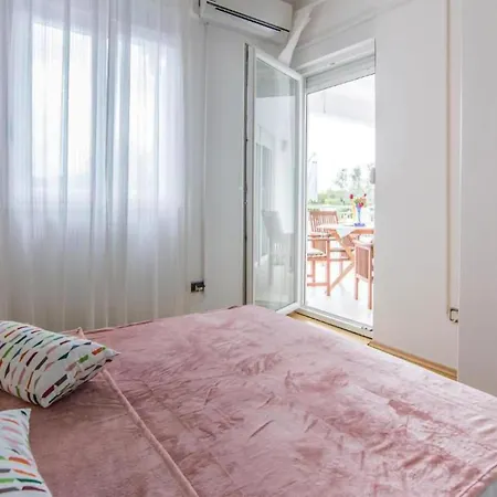 Cozy In With Wifi Holiday home Debeljak